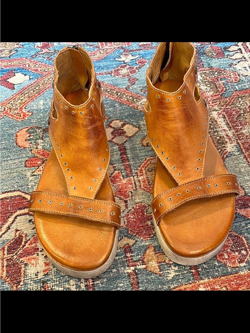 Womens Tan Leather Open-Toe Sandals with Stud Detailing